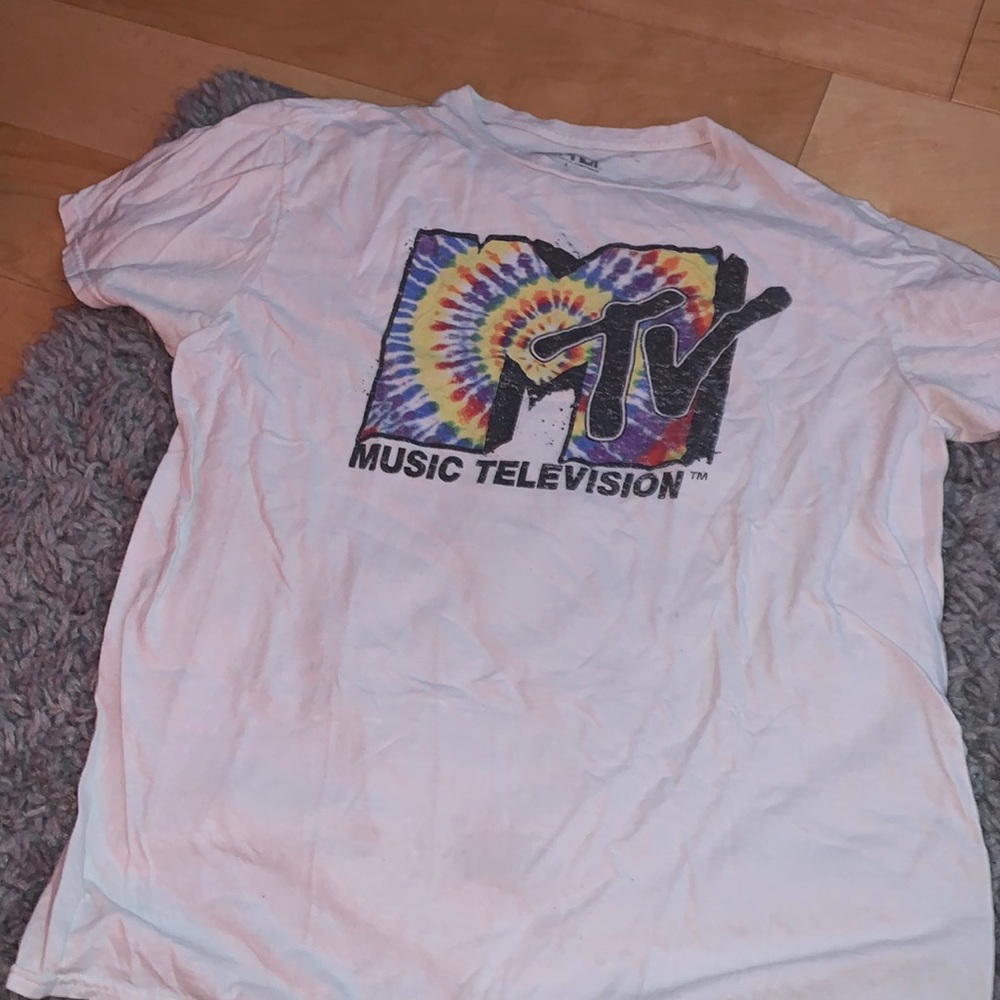 cute graphic tee